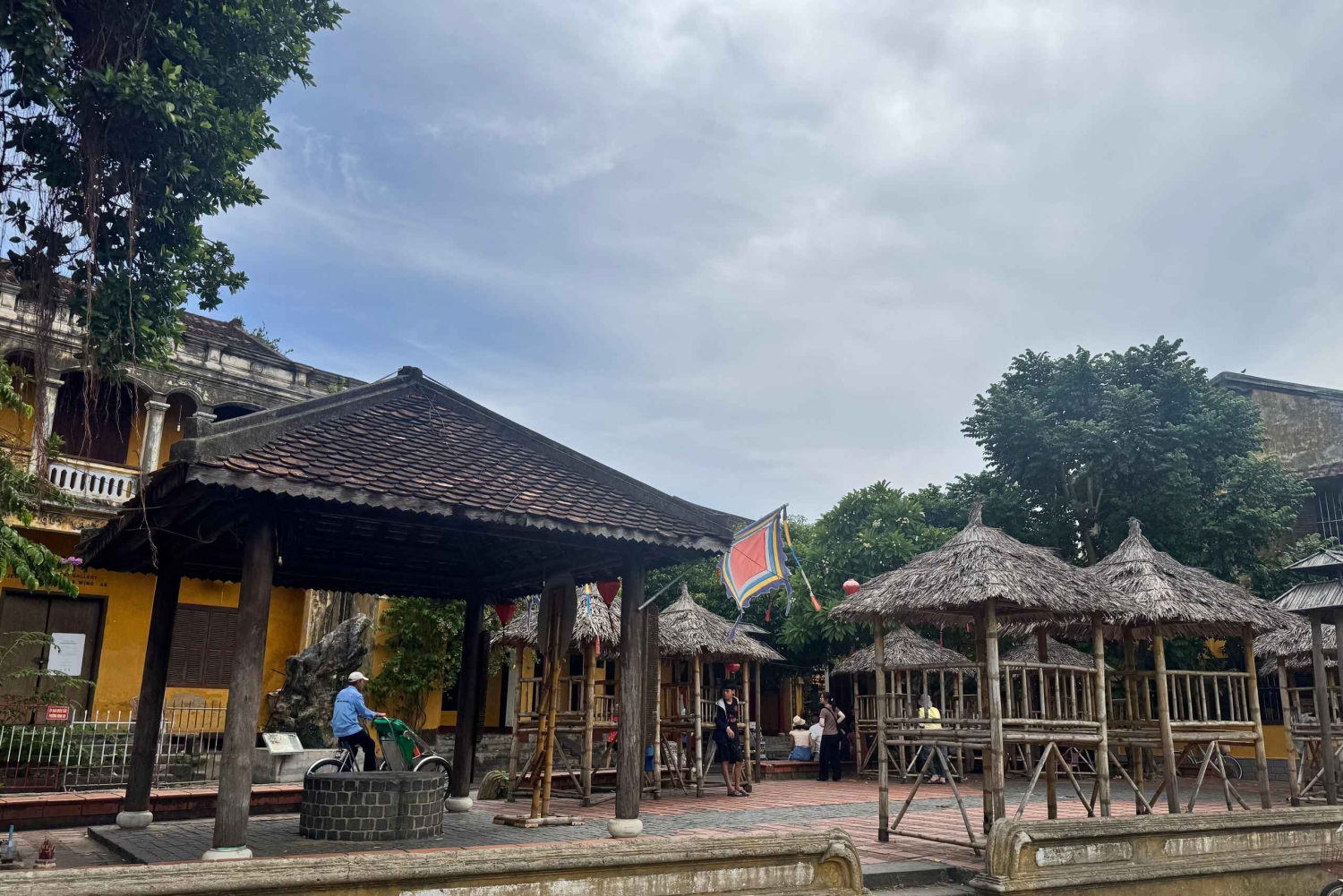 Hoi An Cultural Tour: Textiles, Temples & Coffee