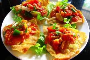 Hoi An: Street Food Tour by Scooter with 5 Local Tastings