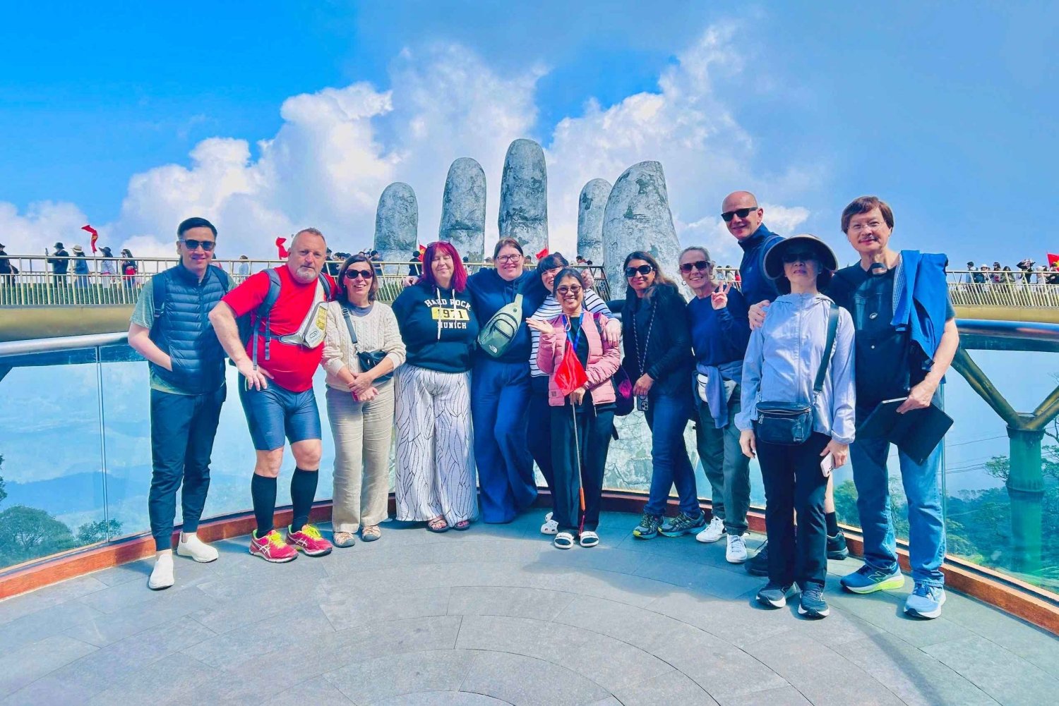 ホイアン/ダナン：ゴールデンブリッジとバナヒルズ小グループツアー