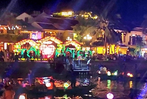 Billet d'entrée à Hoi An+bateau lâcher de lanternes fleurs+eau