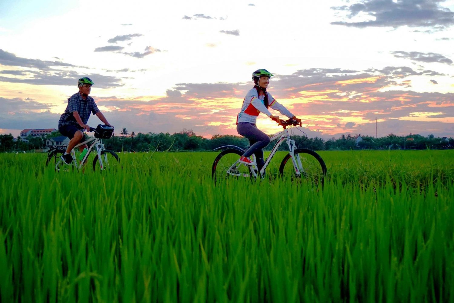 Hoi An: Evening Food Tour by Bike