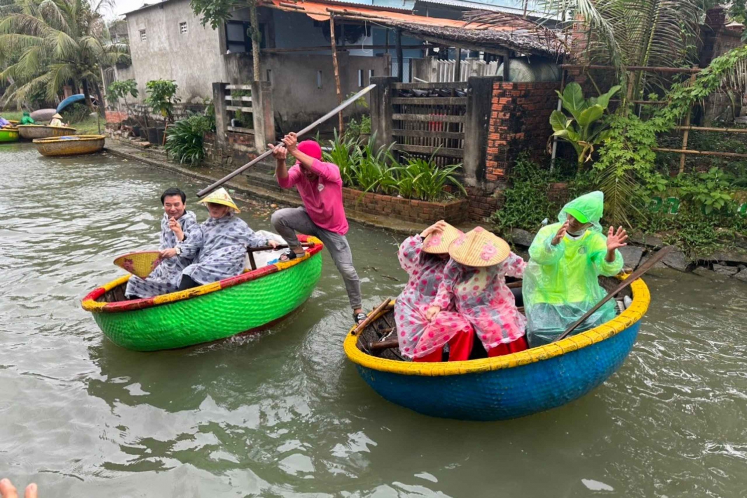 Hoi An: Bamboo Basket Boat Experience on Thu Bon River