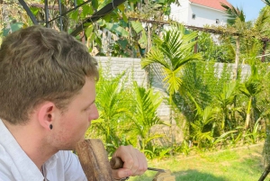 Hoi An Handicraft Workshop: Statue Wood Carving