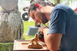 Hoi An Handwerkplaats: Beeldje Houtsnijwerk