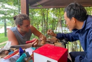 Hoi An Handwerkplaats: Beeldje Houtsnijwerk