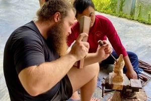 Hoi An Handwerkplaats: Beeldje Houtsnijwerk