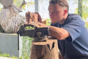 Hoi An Handwerkplaats: Beeldje Houtsnijwerk