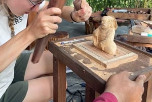 Hoi An Handwerkplaats: Beeldje Houtsnijwerk