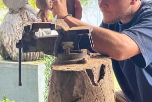 Hoi An Handwerkplaats: Beeldje Houtsnijwerk