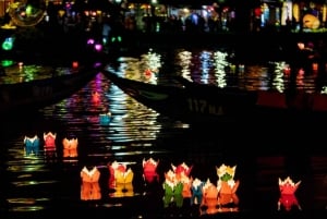 Hoi An: Hoai Fluss Bootsfahrt bei Nacht und schwimmende Laterne