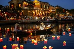 Hoi An : Hoai River Boat Trip by Night and Floating Lantern
