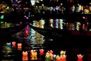 Hoi An : Hoai River Boat Trip by Night and Floating Lantern