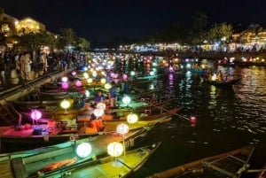 Hoi An : Hoai River Boat Trip by Night and Floating Lantern