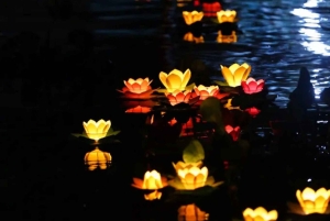 Hoi An : Hoai River Boat Trip by Night and Floating Lantern