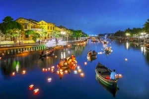 Hoi An: nocna wycieczka łódką po rzece Hoai z wypuszczaniem lampionów