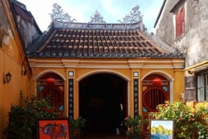 Hoi An: nocna wycieczka łódką po rzece Hoai z wypuszczaniem lampionów