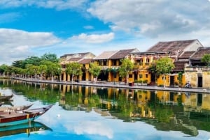 Hoi An: nocna wycieczka łódką po rzece Hoai z wypuszczaniem lampionów