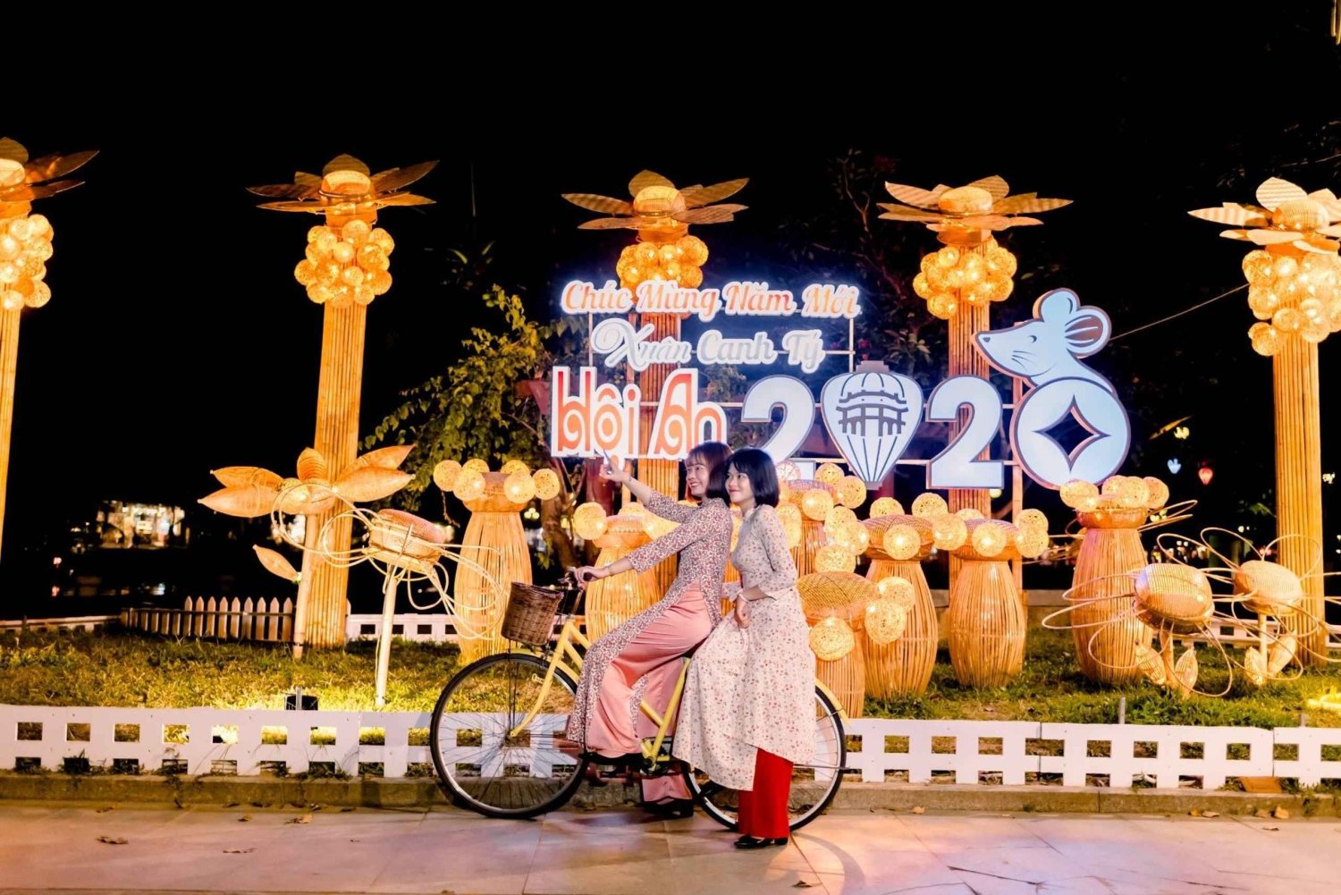 Hoi An: Hoai River Lantern Boat Ride with Spa Discount