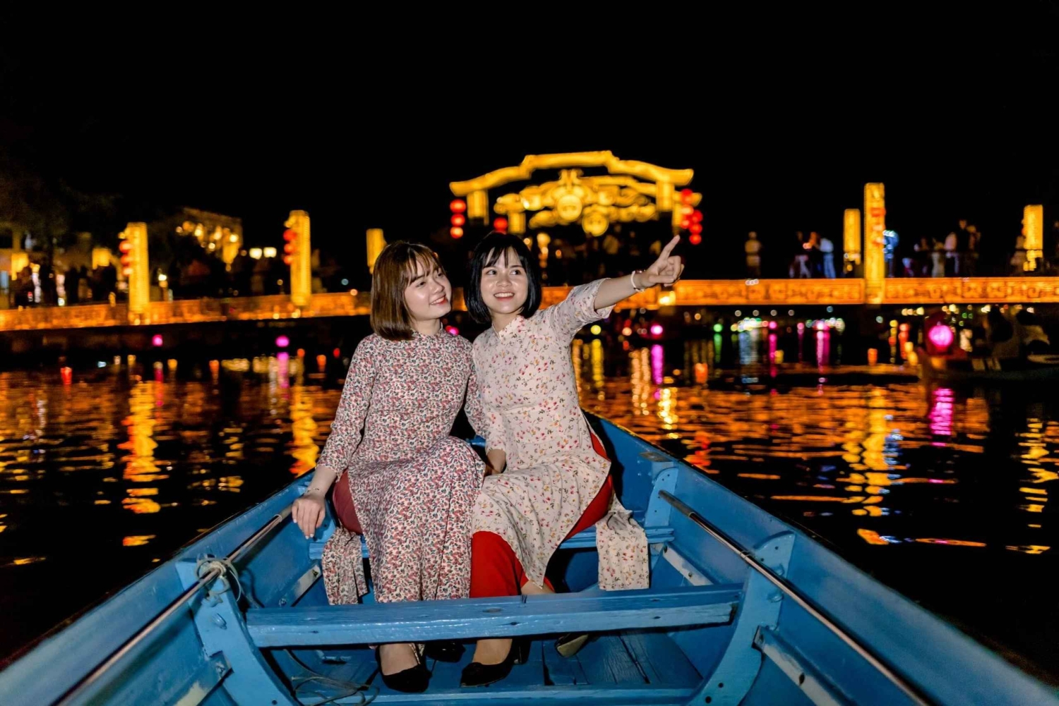 Hoi An: Hoai River Lantern Boat Ride with Spa Discount
