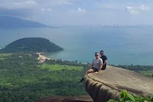 Hoi An: Transfer till Hue med naturskön väg över Hai Van-passet