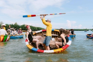 Hoi An : Atelier de fabrication de lanternes et cours de cuisine avec un bateau en noix de coco