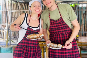 Hoi An : Atelier de fabrication de lanternes et cours de cuisine avec un bateau en noix de coco