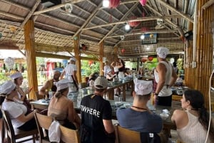 Хойан: местный рынок, водная прогулка на лодке-корзине и кулинарный мастер-класс