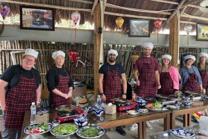 Хойан: местный рынок, водная прогулка на лодке-корзине и кулинарный мастер-класс