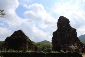 Hoi An: My Son Sanctuary kl. 08.00-13.00 Lunsj i et lokalt hus