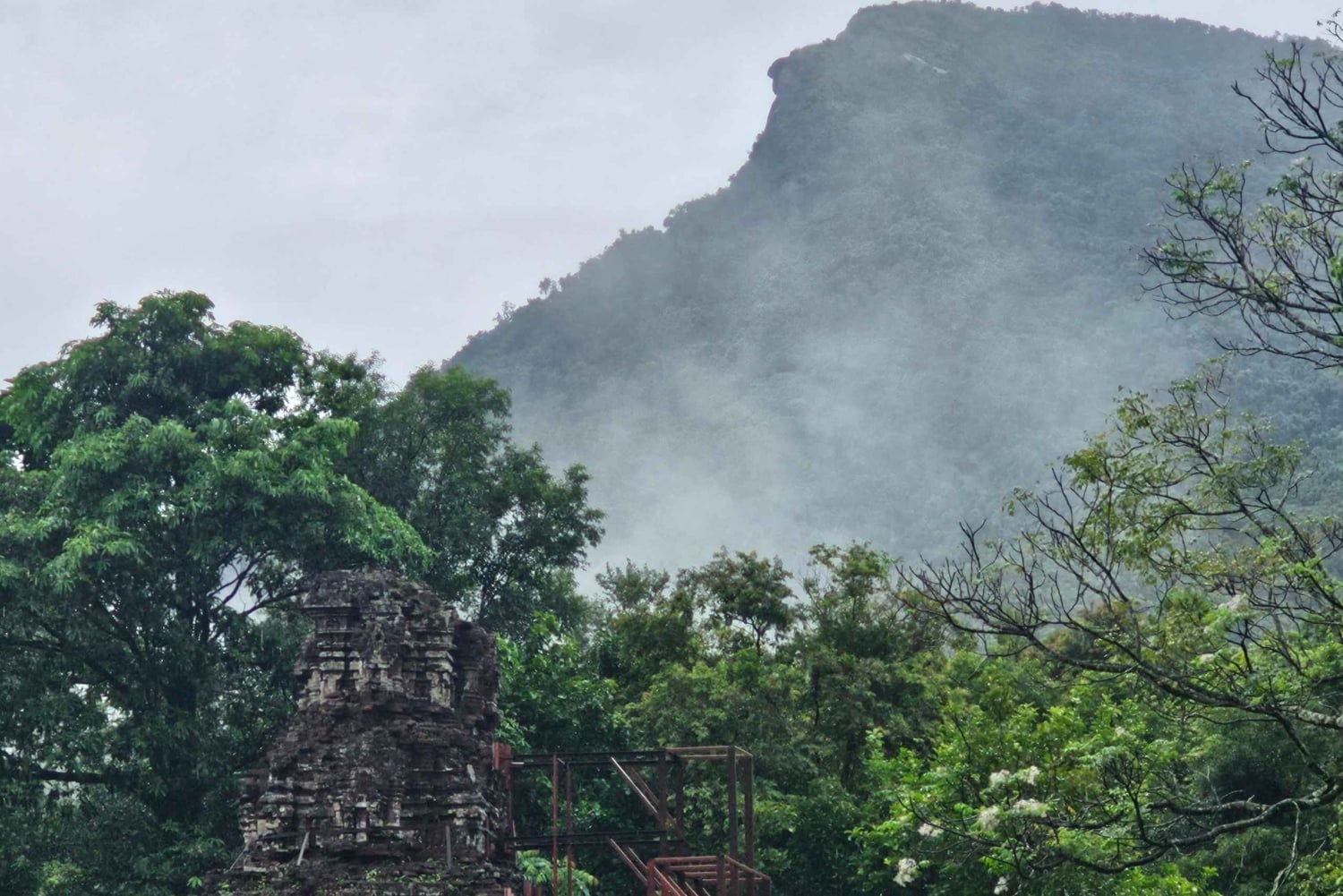 ホイアン：ミーソン聖地の早朝訪問と朝食