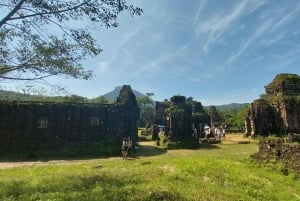 Hoi An: My Son Sanctuary with Basket Boat and Lunch Options