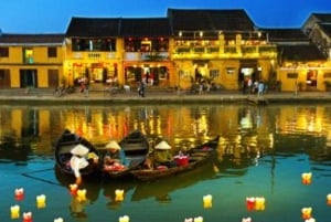 Hoi An: Nocna wycieczka łodzią po rzece Hoai i pływające latarnie