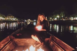 Hoi An: Nocna wycieczka łodzią i wypuszczenie latarni nad rzeką Hoai