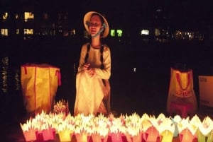 Hoi An: Gita notturna in barca e rilascio delle lanterne sul fiume Hoai
