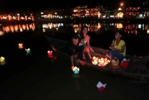 Hoi An: Hoai-joen yöllinen veneretki ja lyhdyn vapauttaminen