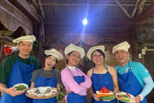 Hoi An: Private Cooking Class with Lantern Workshop