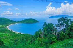 Hoi An: Prywatny samochód do/z Hue przez wiele atrakcji (w jedną stronę)