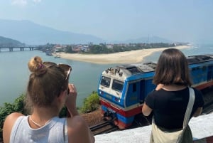 Hoi An: Prywatny samochód do/z Hue przez wiele atrakcji (w jedną stronę)