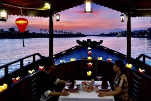 Hoi An: Sunset Basket Boat Ride with Dinner and Photos