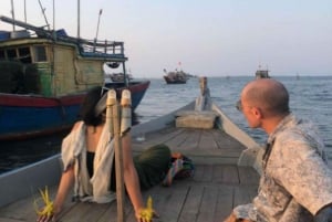 Hoi An: Sunset BBQ Fishing tour with Locals by Boat Cruise
