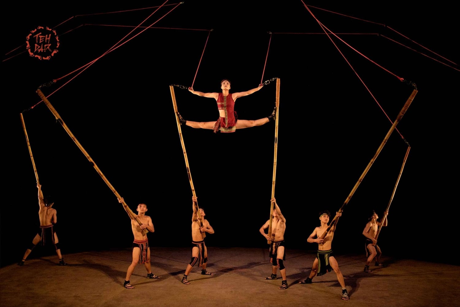 Hoi An: Il circo vietnamita di bambù Teh Dar al Lune Center