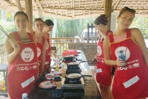 Hoi An: Hoi Hoi: Perinteinen ruoanlaittokurssi & ateria paikallisen perheen kanssa