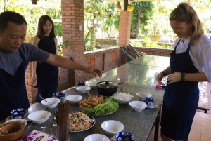 Hoi An: Tradycyjna lekcja gotowania i posiłek z lokalną rodziną