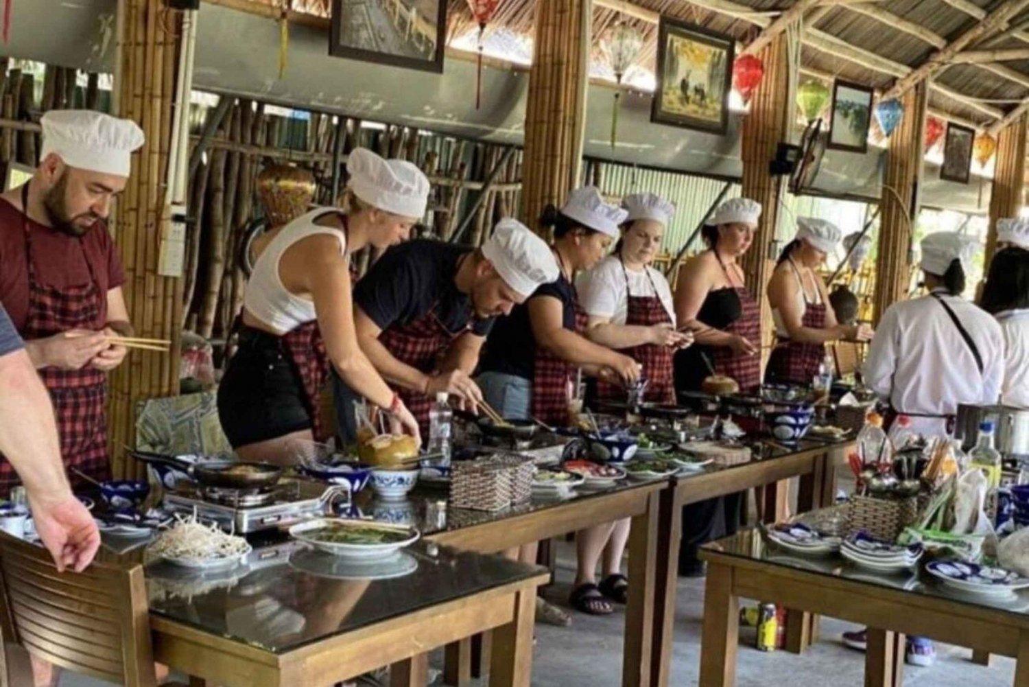 Hoi An: Vegetarian Cooking Class w Local Family and transfer