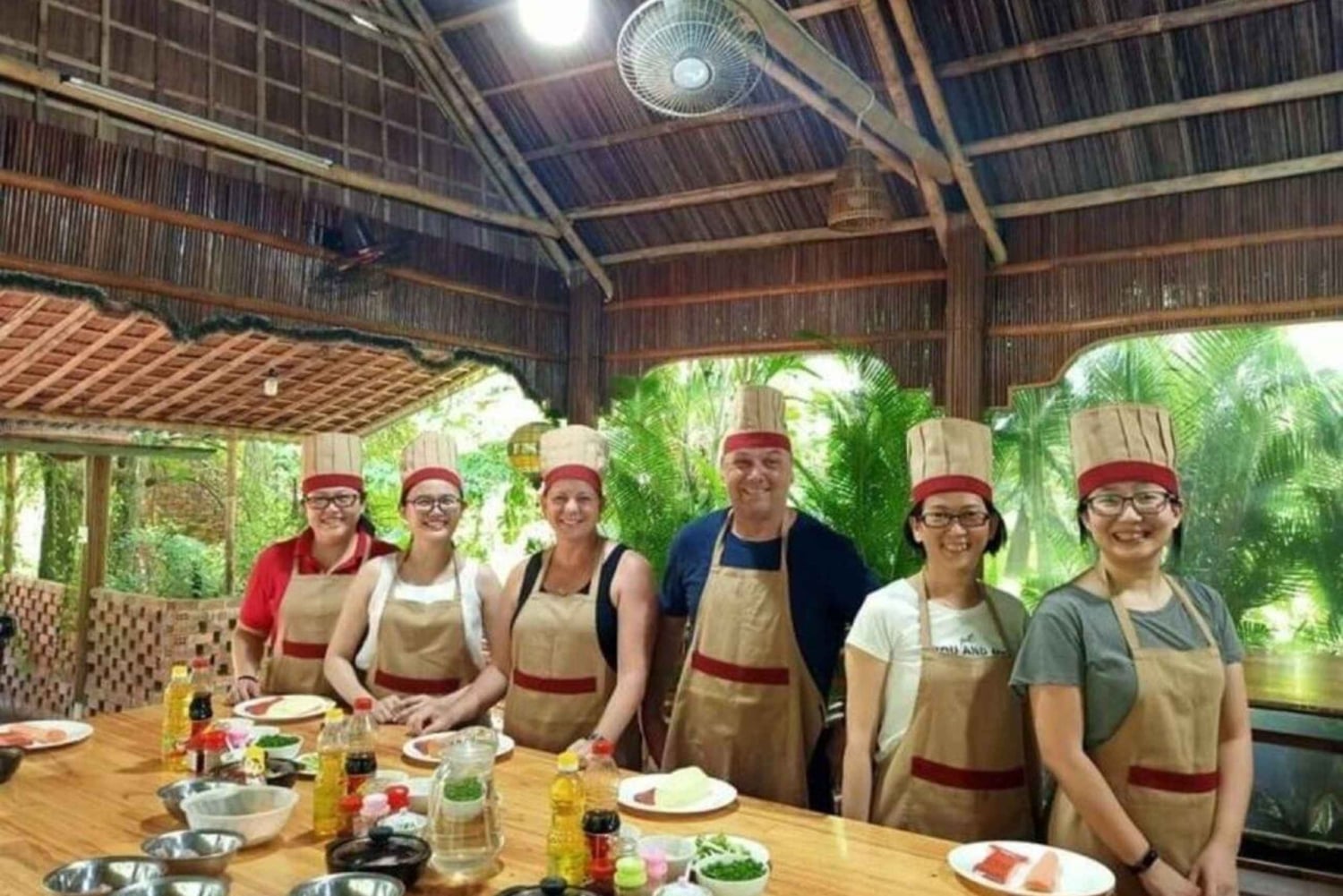 Hoi An: Vegetarian Cooking Class w Local Family and transfer