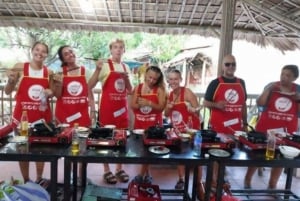 Hoi An: Vegetarian Cooking Class w Local Family and transfer