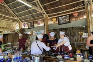 Hoi An: Vegetarian Cooking Class w Local Family and transfer