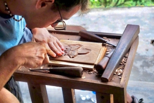 Hoi An: Holzschnitzkurs mit einem Dorfmeister