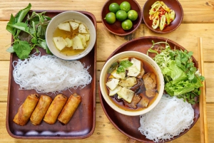 Dalat: Home Cooking Class with Central Market Tour