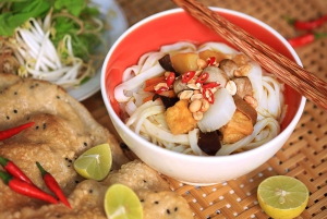 Dalat: Home Cooking Class with Central Market Tour